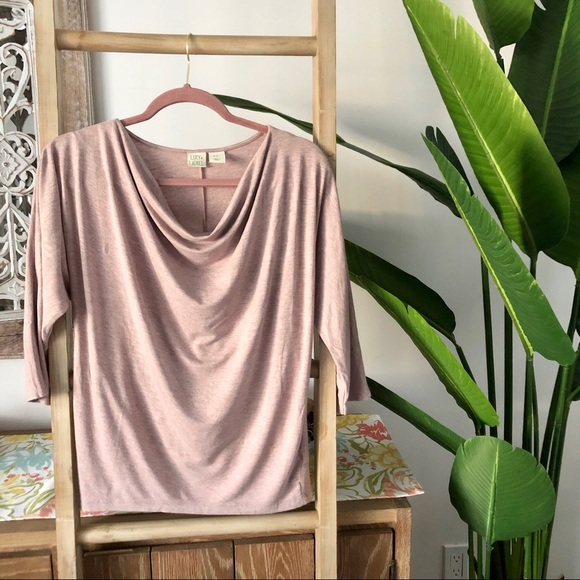 🎀Casual blouse in pink with drapped collar